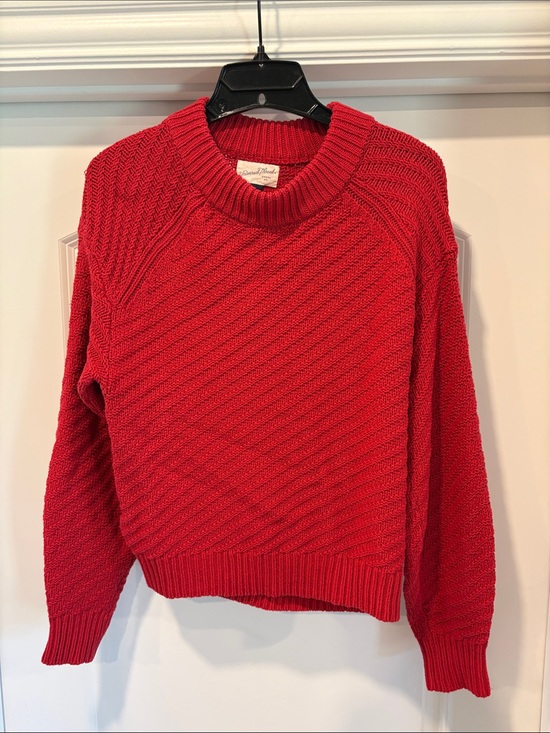 Universal Thread Sweaters - Universal Thread Red Textured Crewneck Sweater - Women